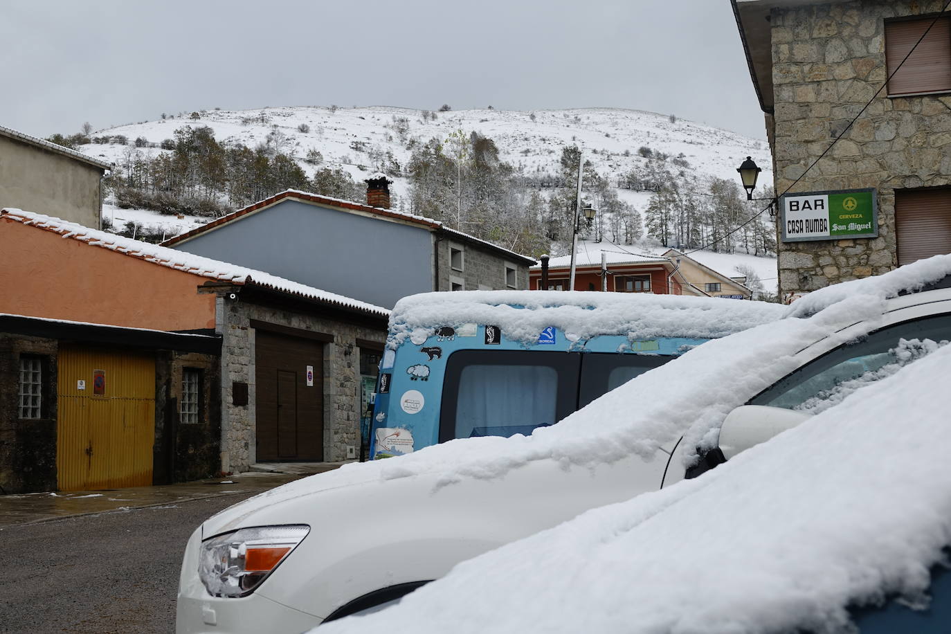 Fotos: Sotres, bajo un manto blanco