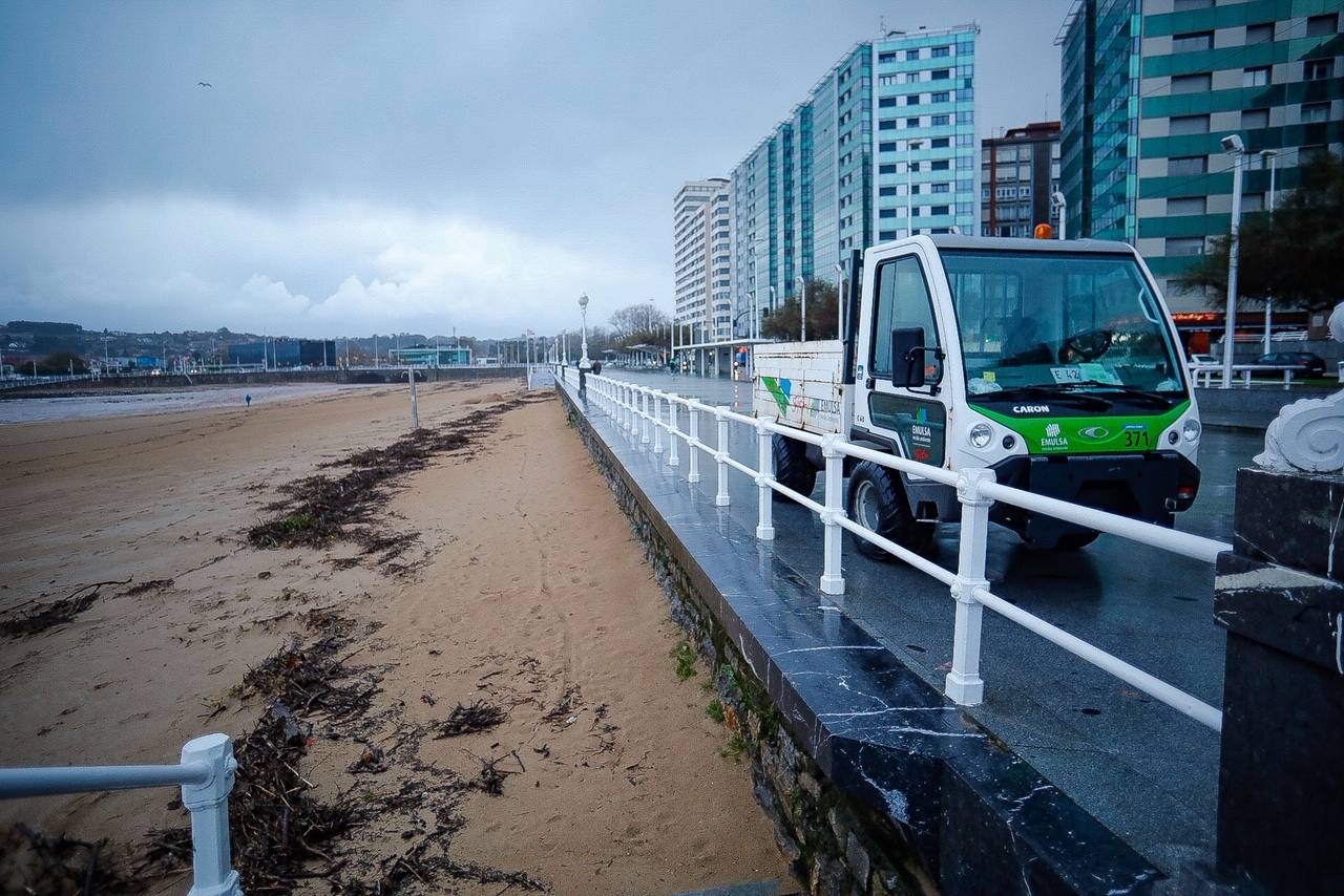 Fotos: Los destrozos que deja el temporal en Gijón