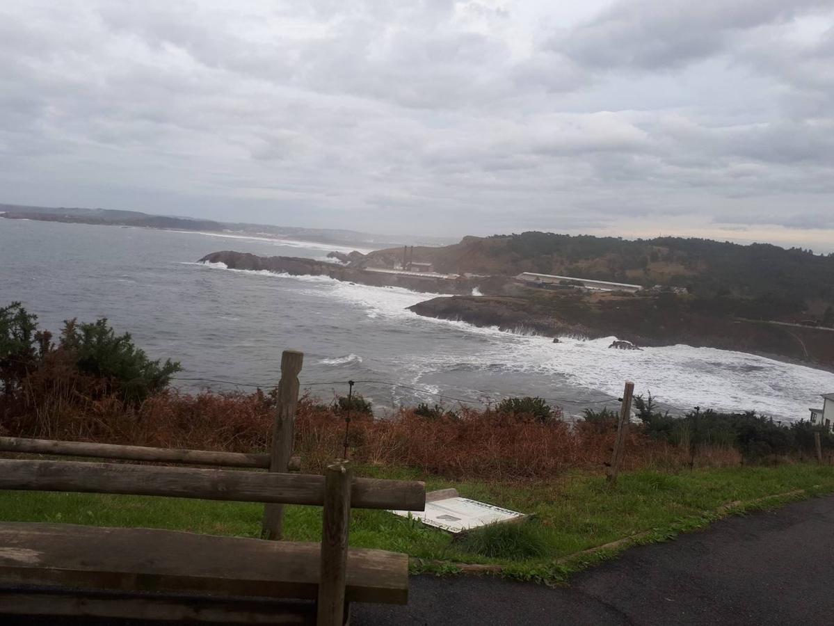 Recorremos una de las rutas costeras más espectaculares del litoral asturiano, situada entre la Playa de Arnao y San Juan de la Arena.