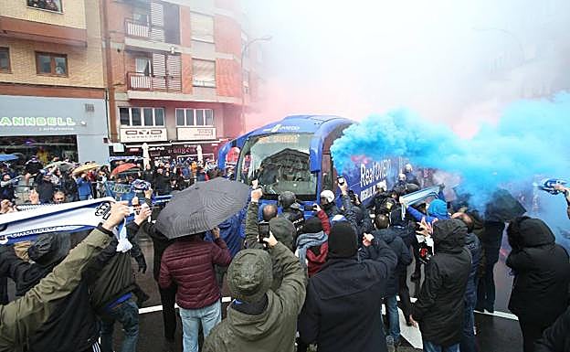 Real Oviedo - Sporting | El ambiente en el Carlos Tartiere durante los minutos previos al derbi