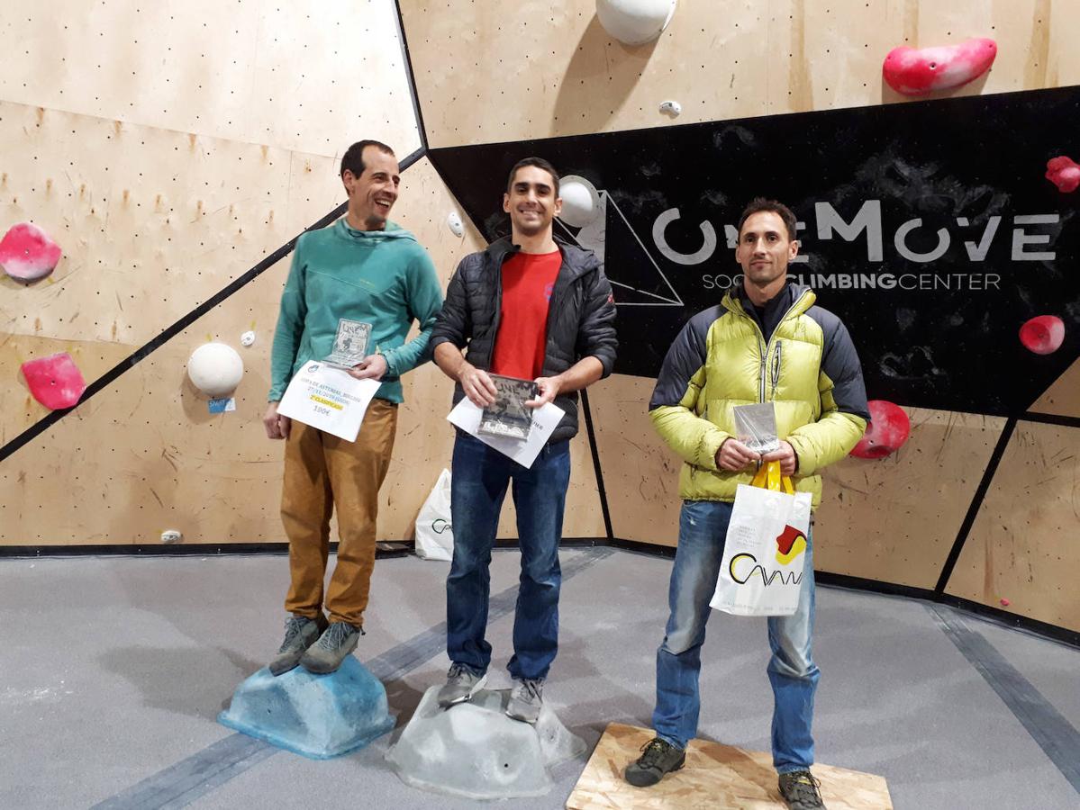 Fotos: ¿Estuviste en la primera prueba de la Copa de Asturias de escalada? ¡Búscate!