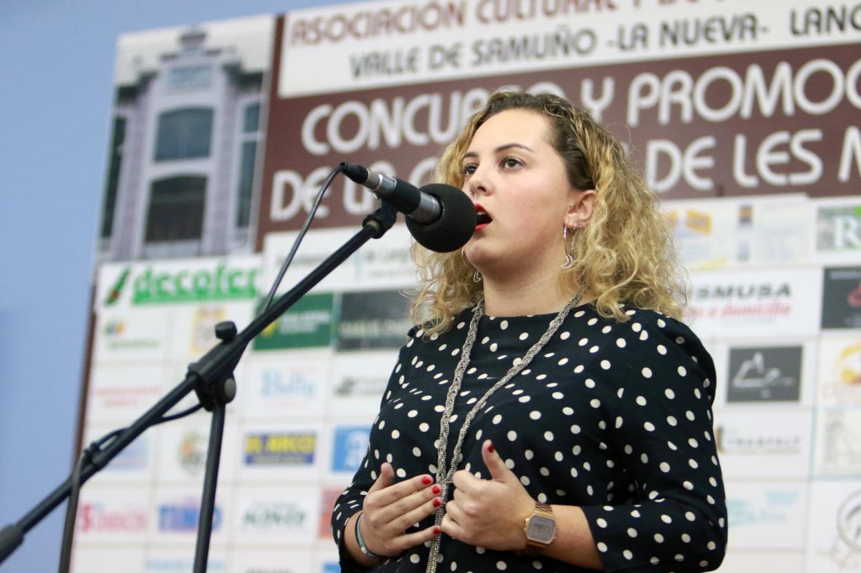 Alicia Villanueva, de Bimenes, durante su actuación en la cuarta eliminatoria de La Nueva. 
