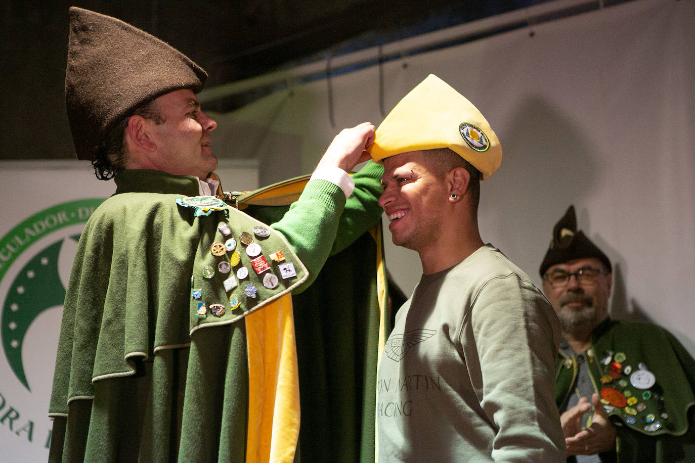 El camarero de la sidrería El Madreñeru de Pola de Siero ha sido el décimo séptimo en conseguirlo