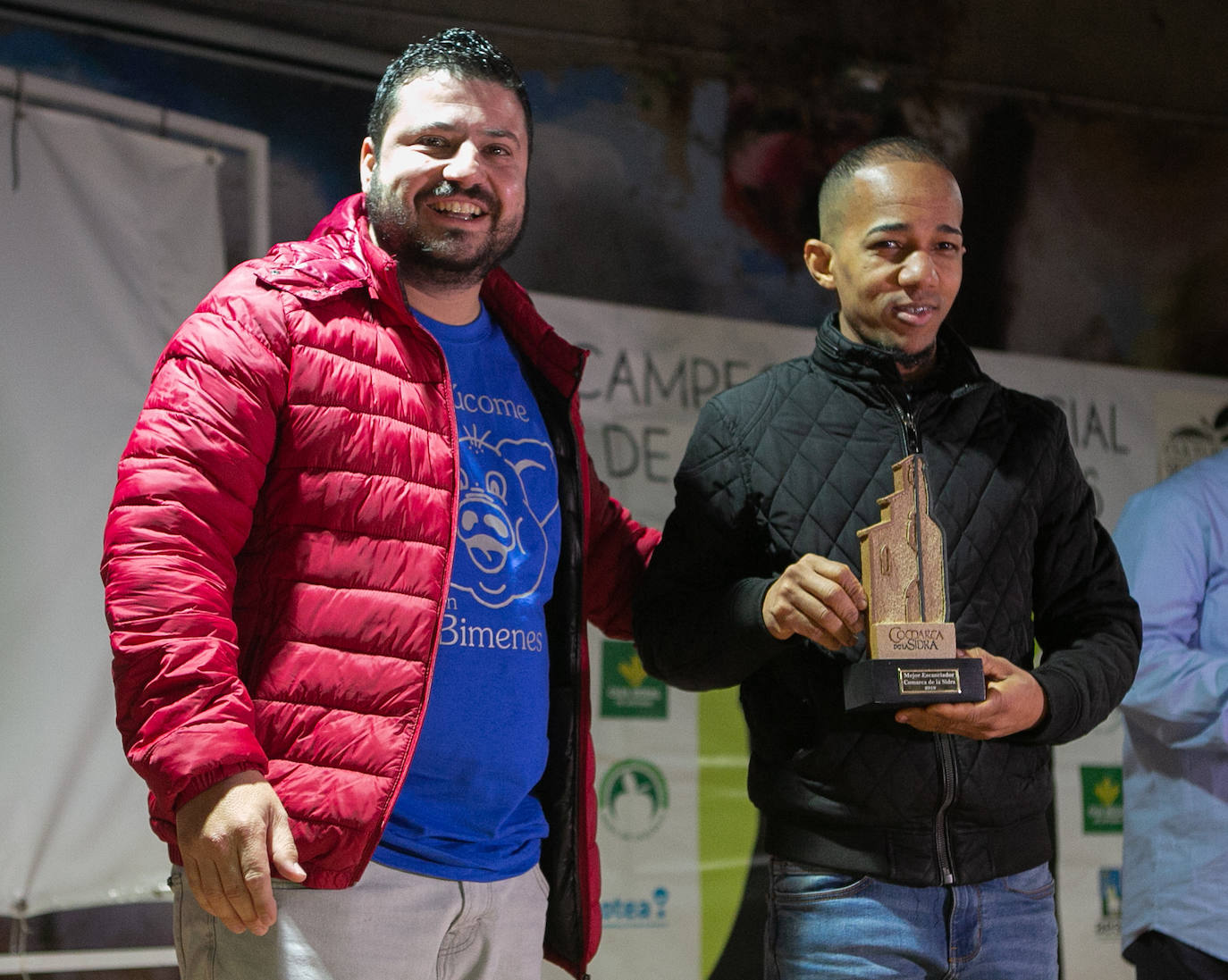 El camarero de la sidrería El Madreñeru de Pola de Siero ha sido el décimo séptimo en conseguirlo