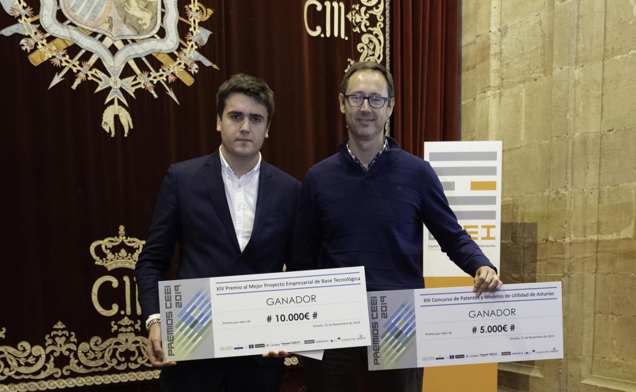 Javier Labrada, de Seerstems, y Omar Suárez, de Sunthalpy, ganadores de los premios del CEEI. 