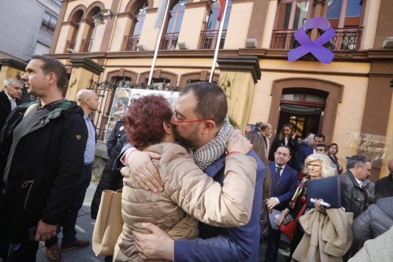 Numerosas localidades asturianas se han sumado hoy a los actos del 25-N, para expresa su repulsa ante los crímenes de la violencia machista. 