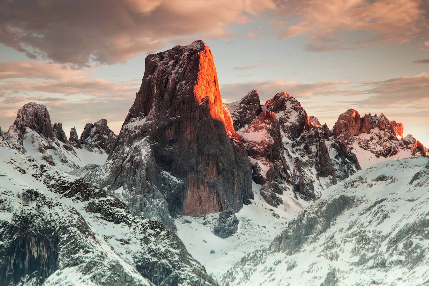De Oriente a Occidente, entre playas y montañas, estas son algunas de las mejores escenas presentadas al concurso de fotografía 'Escenas de Asturias' de EL COMERCIO con el patrocinio de El Gaitero 