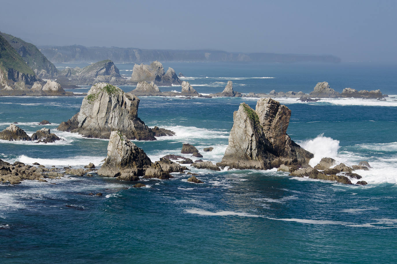 De Oriente a Occidente, entre playas y montañas, estas son algunas de las mejores escenas presentadas al concurso de fotografía 'Escenas de Asturias' de EL COMERCIO con el patrocinio de El Gaitero 