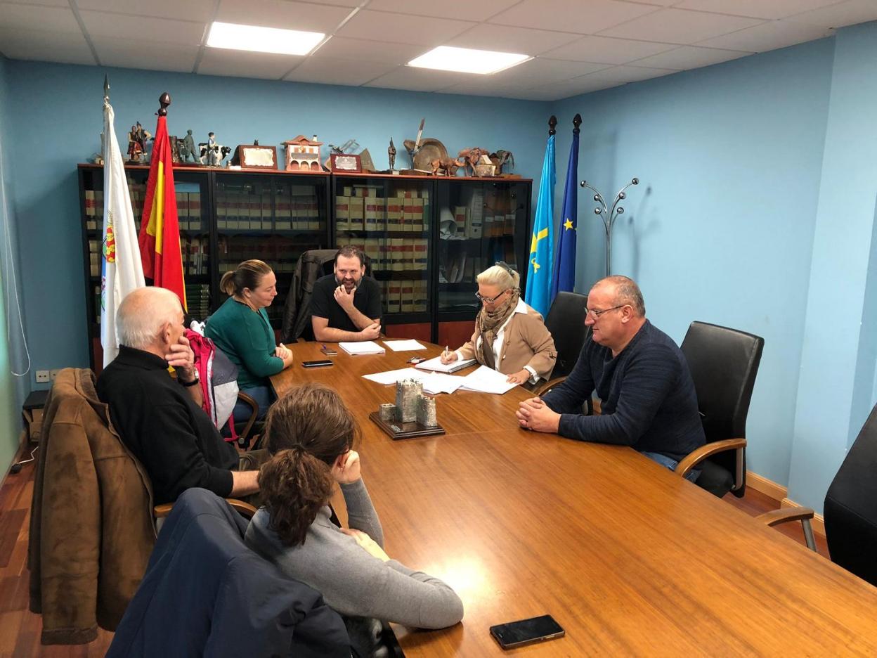 Pleno de presupuestos, celebrado ayer en Onís. 