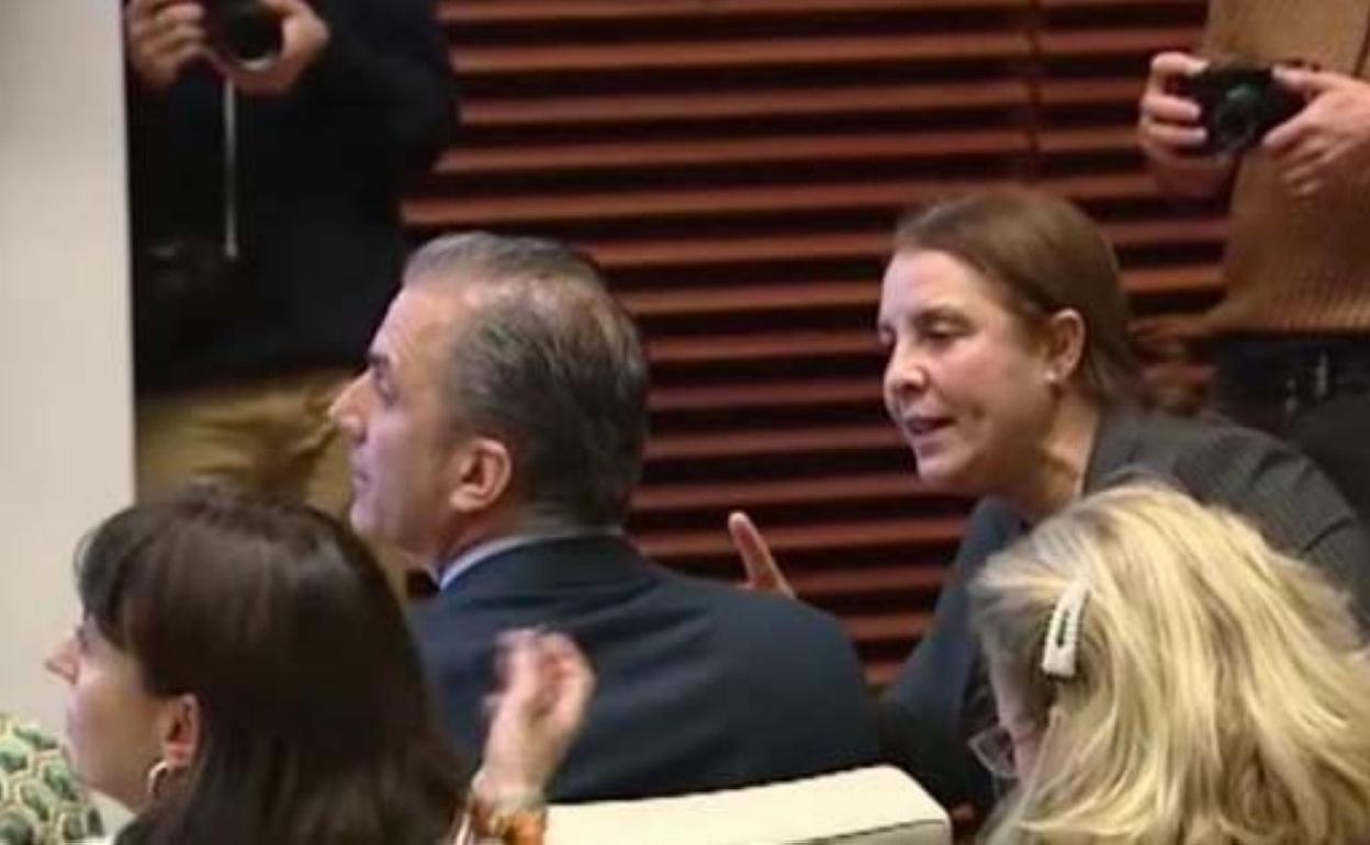 Nadia Otmani, la mujer que ha increpado a Ortega Smith, quiere reunirse con Vox: «Yo respeto, no guardo odio»