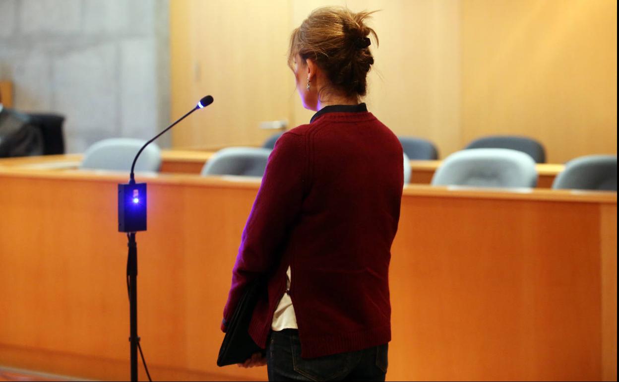 La acusada, durante su comparecencia ante el juez. 