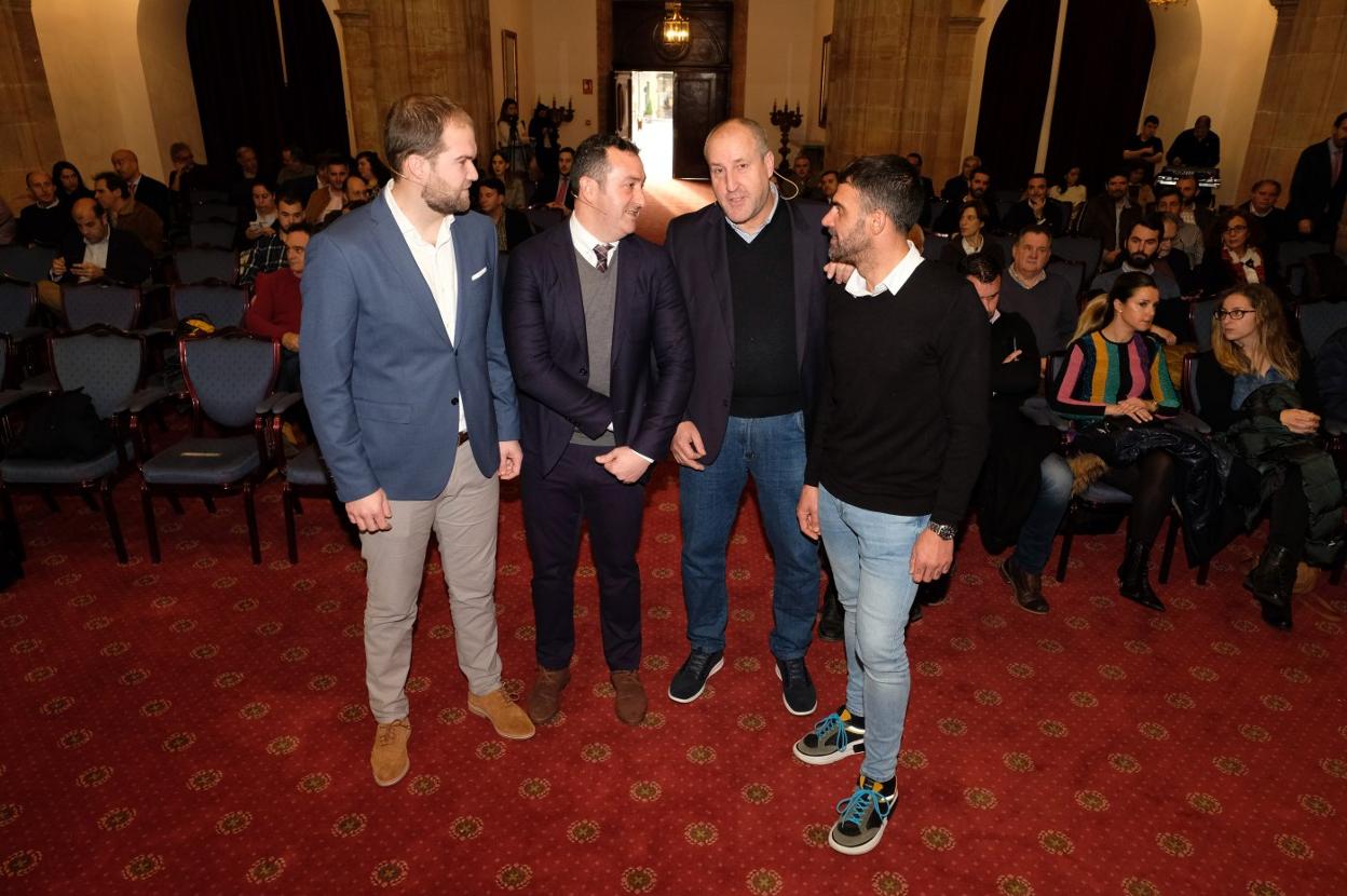 Rubén Palomo, Alberto Fernández, Juan Manuel del Río y Óscar Pereiro, antes de comenzar el acto. 