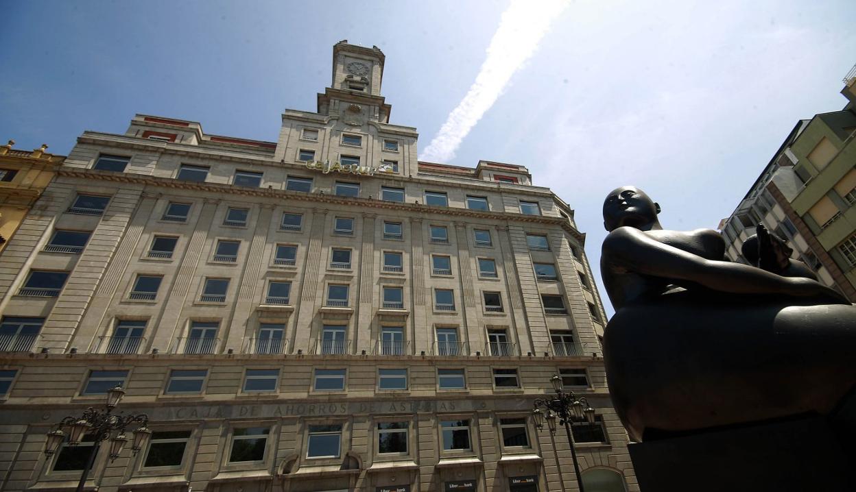 Sede de Liberbank en la Plaza de la Escandalera en Oviedo. 