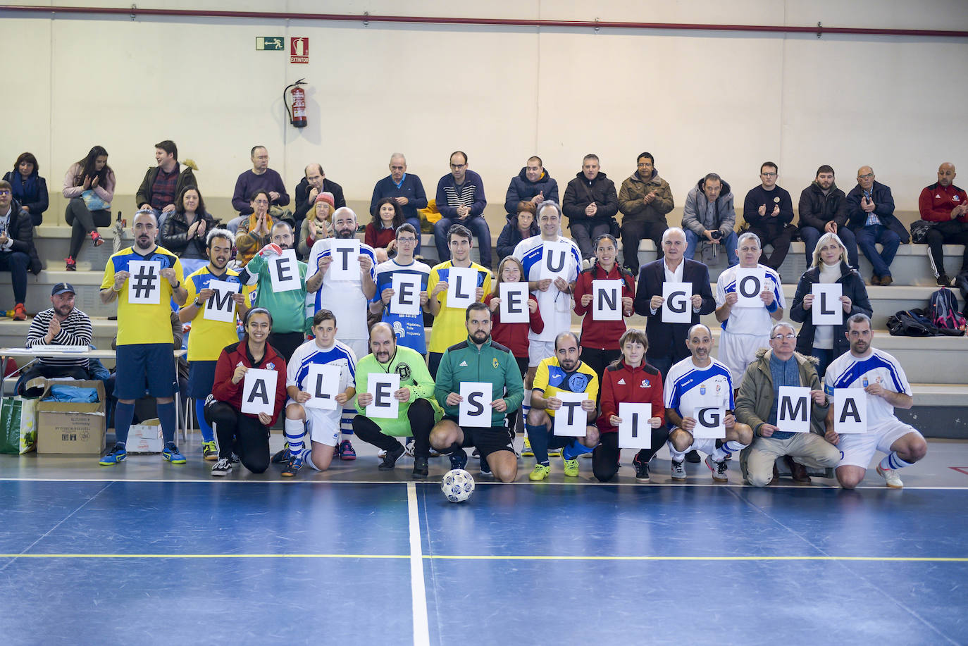 El polideportivo de Teatinos acogió un partido de fútbol sala para dar visibilidad y normalizar la enfermedad mental
