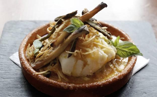 Bacalao dourado con toque de la casa