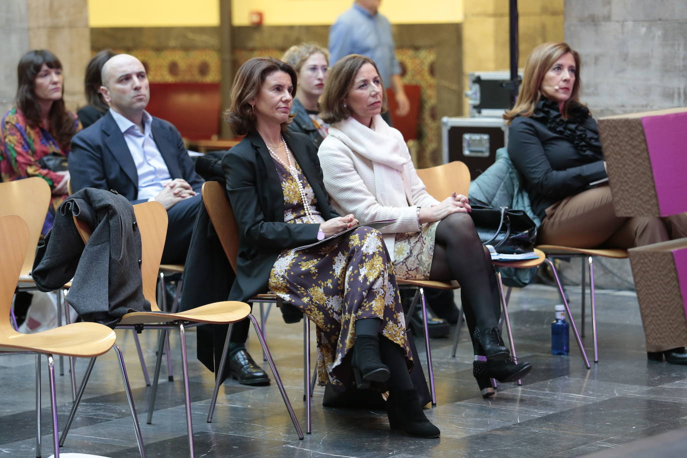 La directora general de Igualdad del Principado, Nuria Varela, ha sido la encargada de abrir la jornada Futuro en Femenino organizada en Gijón por EL COMERCIO.