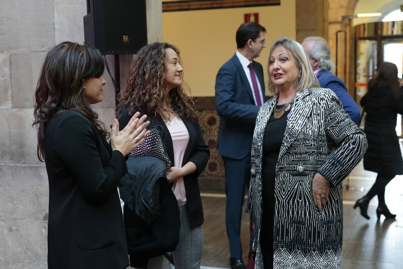 La directora general de Igualdad del Principado, Nuria Varela, ha sido la encargada de abrir la jornada Futuro en Femenino organizada en Gijón por EL COMERCIO.