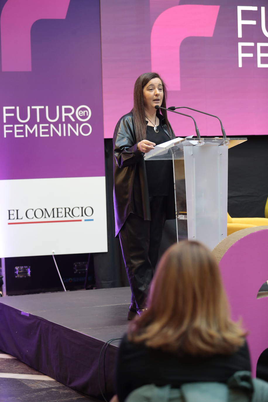 La directora general de Igualdad del Principado, Nuria Varela, ha sido la encargada de abrir la jornada Futuro en Femenino organizada en Gijón por EL COMERCIO.