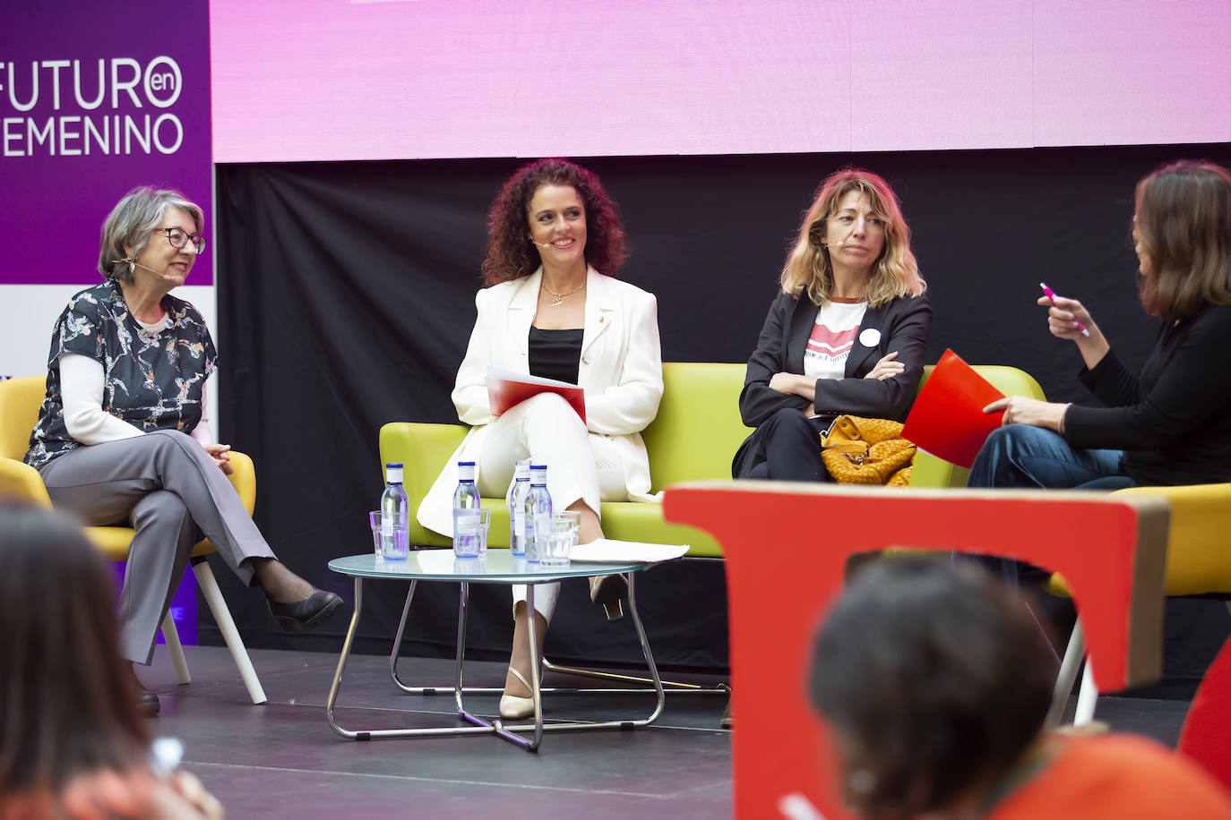 La directora general de Igualdad del Principado, Nuria Varela, ha sido la encargada de abrir la jornada Futuro en Femenino organizada en Gijón por EL COMERCIO.