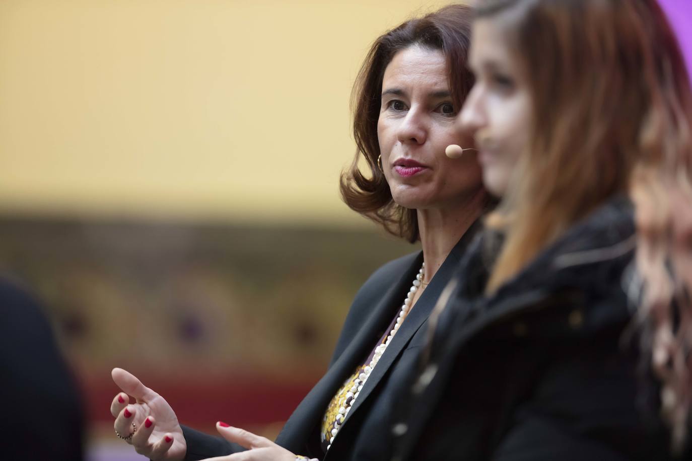 La directora general de Igualdad del Principado, Nuria Varela, ha sido la encargada de abrir la jornada Futuro en Femenino organizada en Gijón por EL COMERCIO.