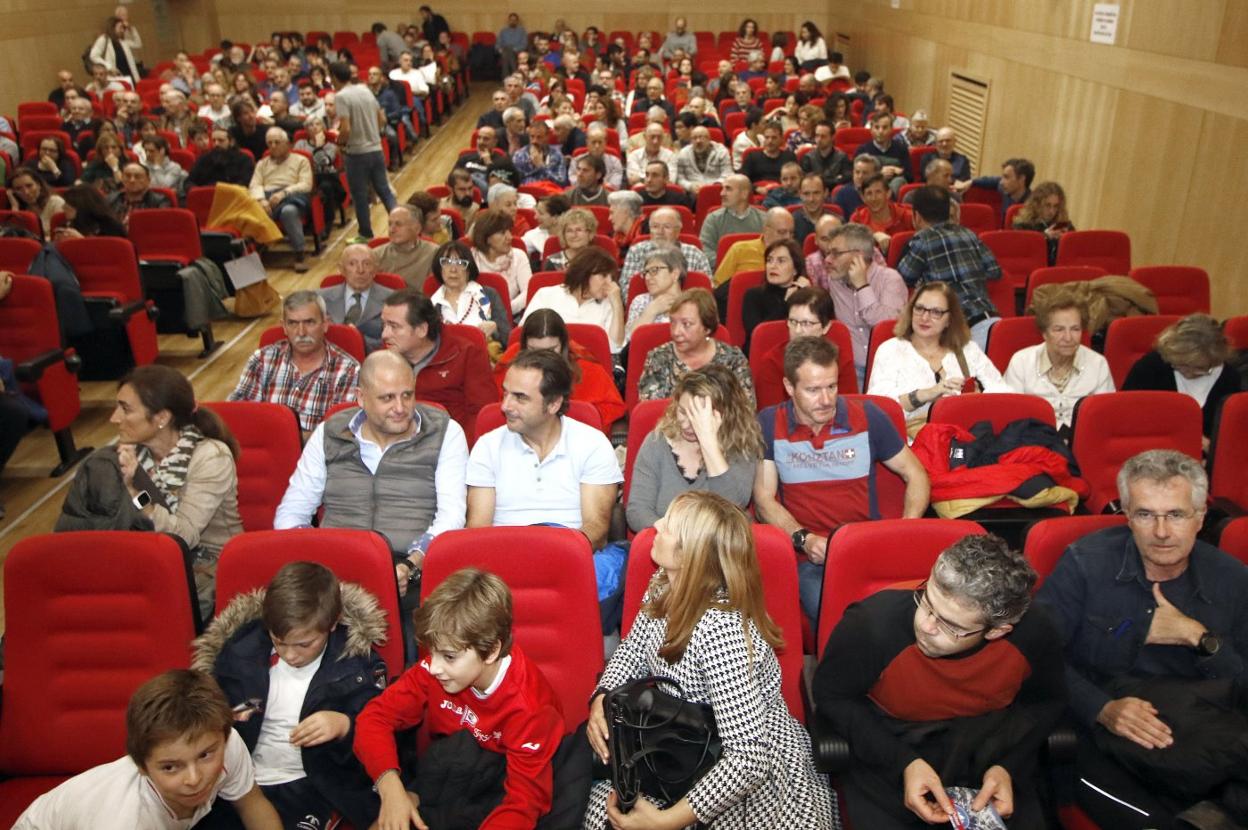 El salón de actos del Codema se quedó pequeño. 
