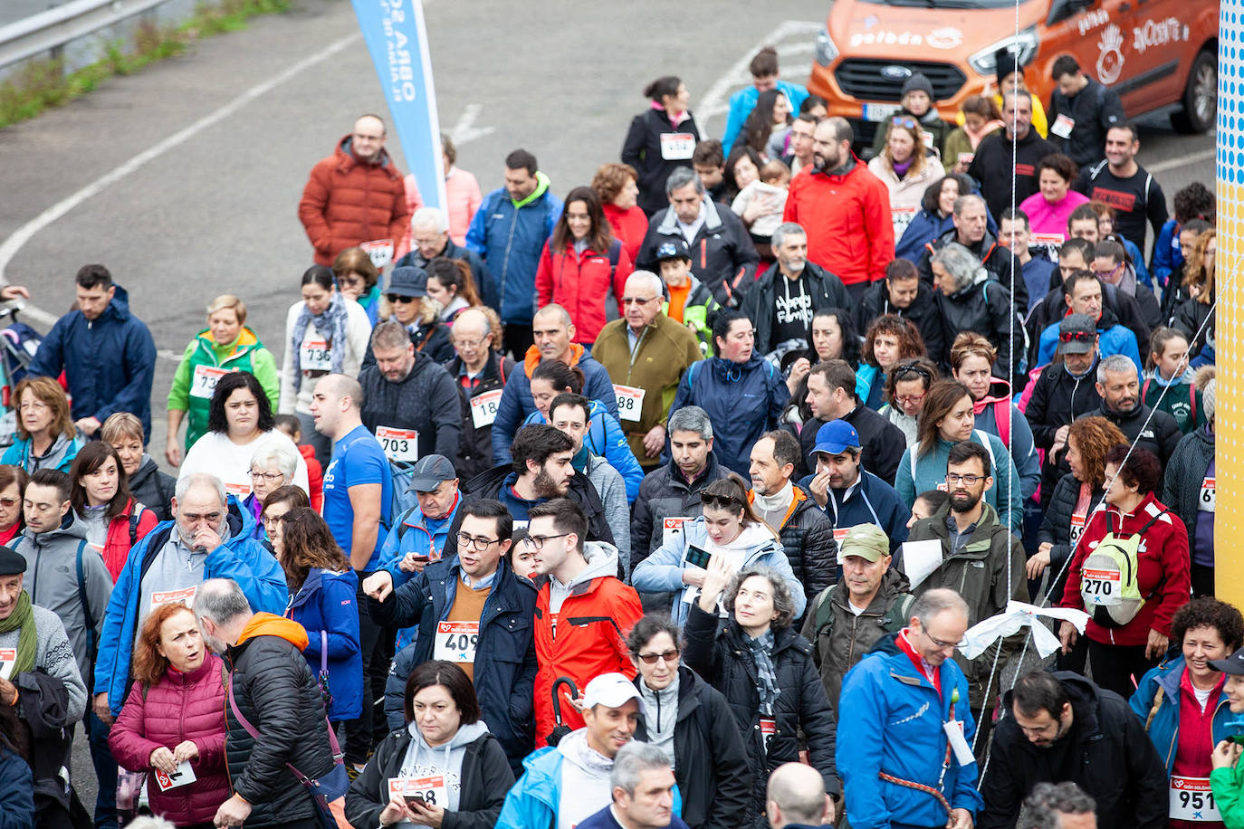 Ha llovido mucho, pero eso no mermó los ánimos de los participantes en la Marcha Familiar Solidaria de EL COMERCIO, organizada este año en beneficio de la asociación Galbán, dedicada a apoyar a familias de niños con cáncer.