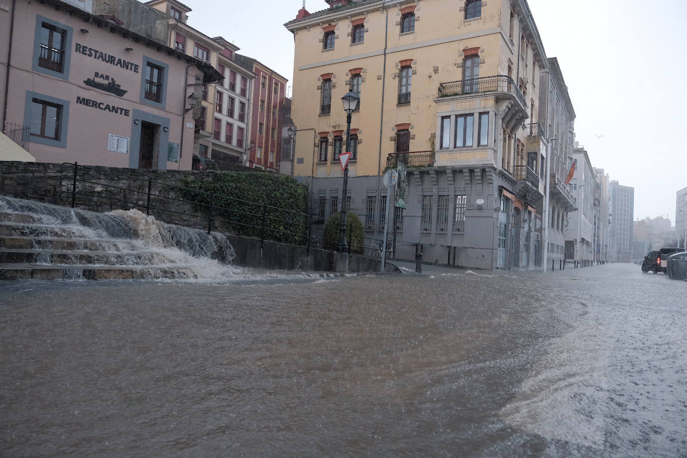 Fotos: Las intensas lluvias causan inundaciones en Gijón y Luanco