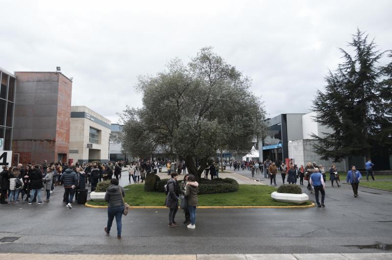 El recinto ferial Luis Adaro de Gijón ha acogido las pruebas para cubrir 166 plazas del Sespa a las que se han presentado 3.890 personas, algo más del 63% de los inscritos.