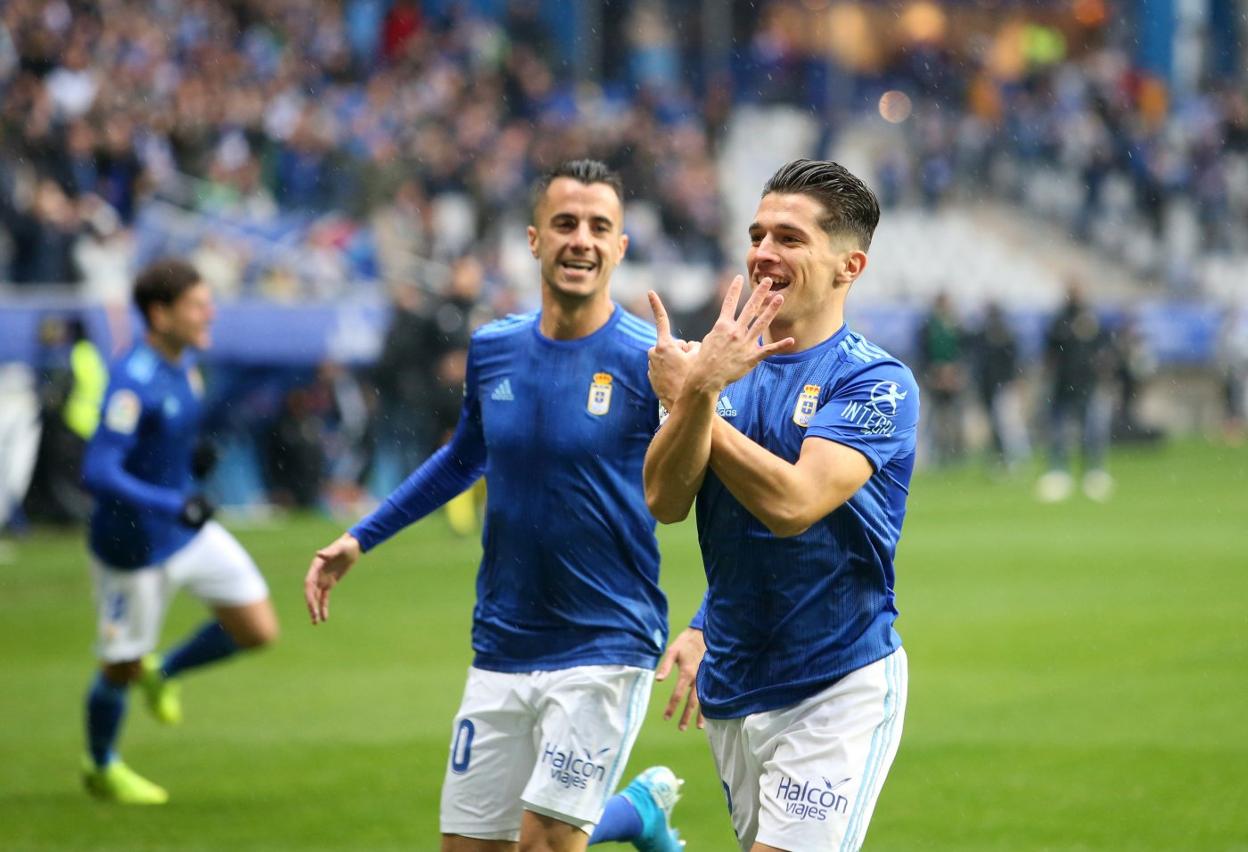 Nieto celebra el tanto que abría el marcador. 