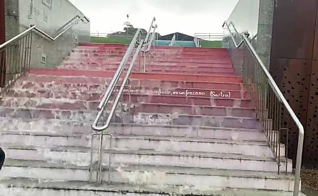 El agua bajaba con mucha intensidad en el entorno del Cerro de Santa Catalina. 
