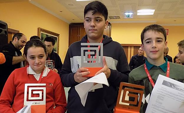 Olaya Fernández, Paulino Sánchez y Martín García, podio sub 14. 