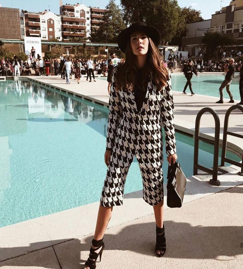 Abrigos tipo peluche, botas de caña alta, blusas de estilo victoriano, pantalones con efecto cuero, estampado de pata de gallo y vestidos de lentejuelas, serán las prendas y tendencias imprescindibles en tus estilismos de invierno. Estos looks te inspirarán para saber cómo llevarlas ¿Cuáles son tus favoritos?