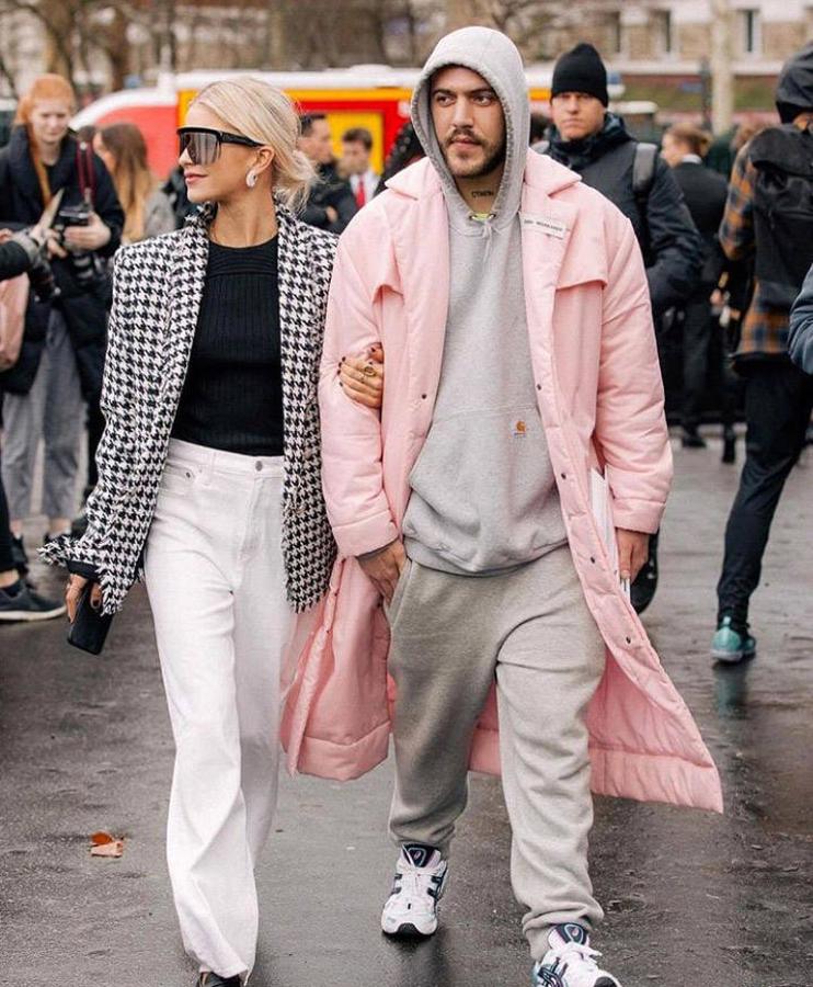 Abrigos tipo peluche, botas de caña alta, blusas de estilo victoriano, pantalones con efecto cuero, estampado de pata de gallo y vestidos de lentejuelas, serán las prendas y tendencias imprescindibles en tus estilismos de invierno. Estos looks te inspirarán para saber cómo llevarlas ¿Cuáles son tus favoritos?