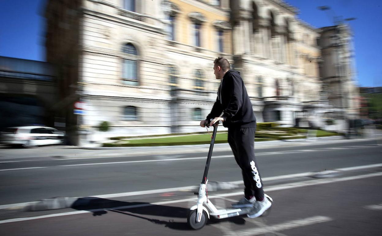 La DGT define, regula y establece las sanciones para los patinetes eléctricos