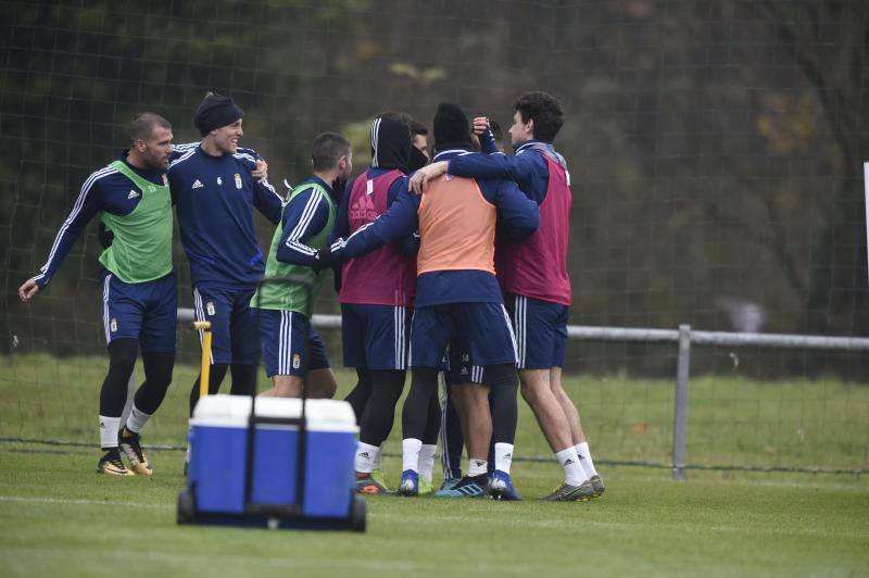 El Real Oviedo ha preparado este jueves el encuentro contra el Alcorcón, que se disputará el próximo viernes en el estadio Santo Domingo. 