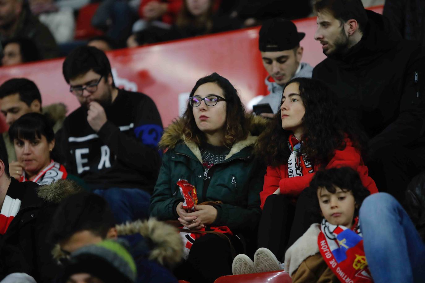 Fotos: ¿Estuviste en el Sporting - Ponferradina? ¡Búscate!