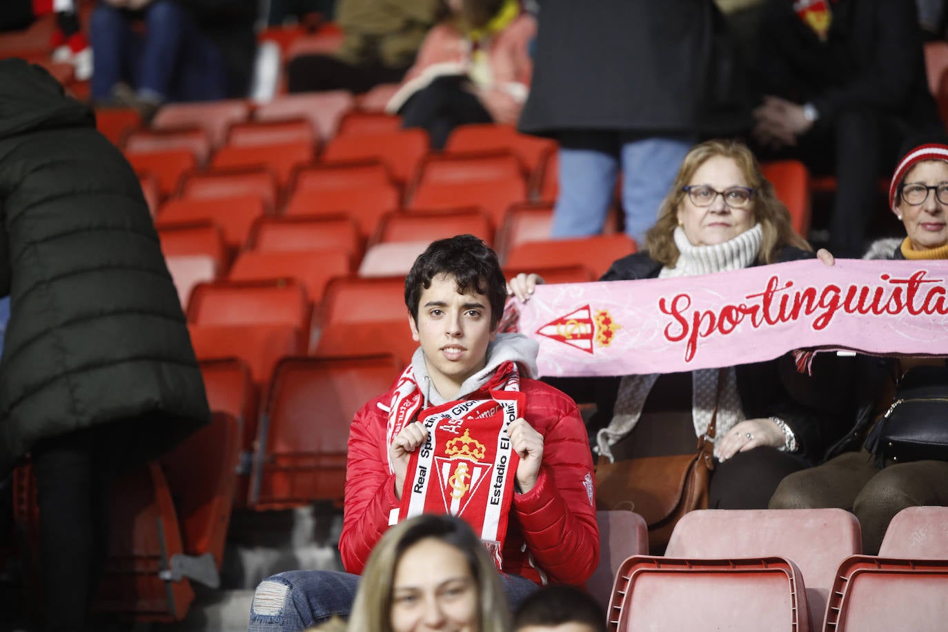 Fotos: ¿Estuviste en el Sporting - Ponferradina? ¡Búscate!