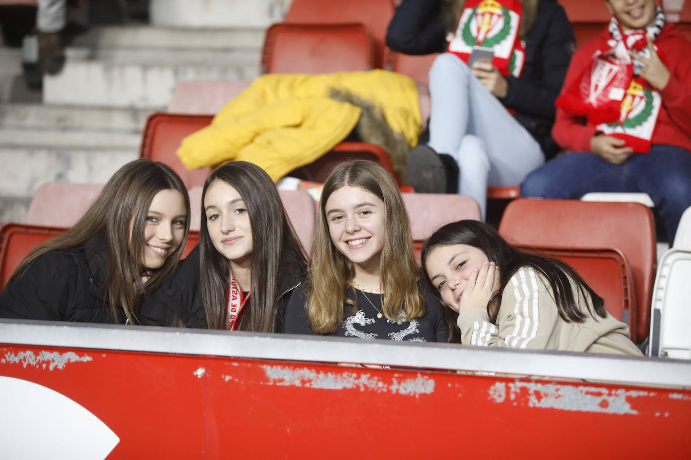 Fotos: ¿Estuviste en el Sporting - Ponferradina? ¡Búscate!