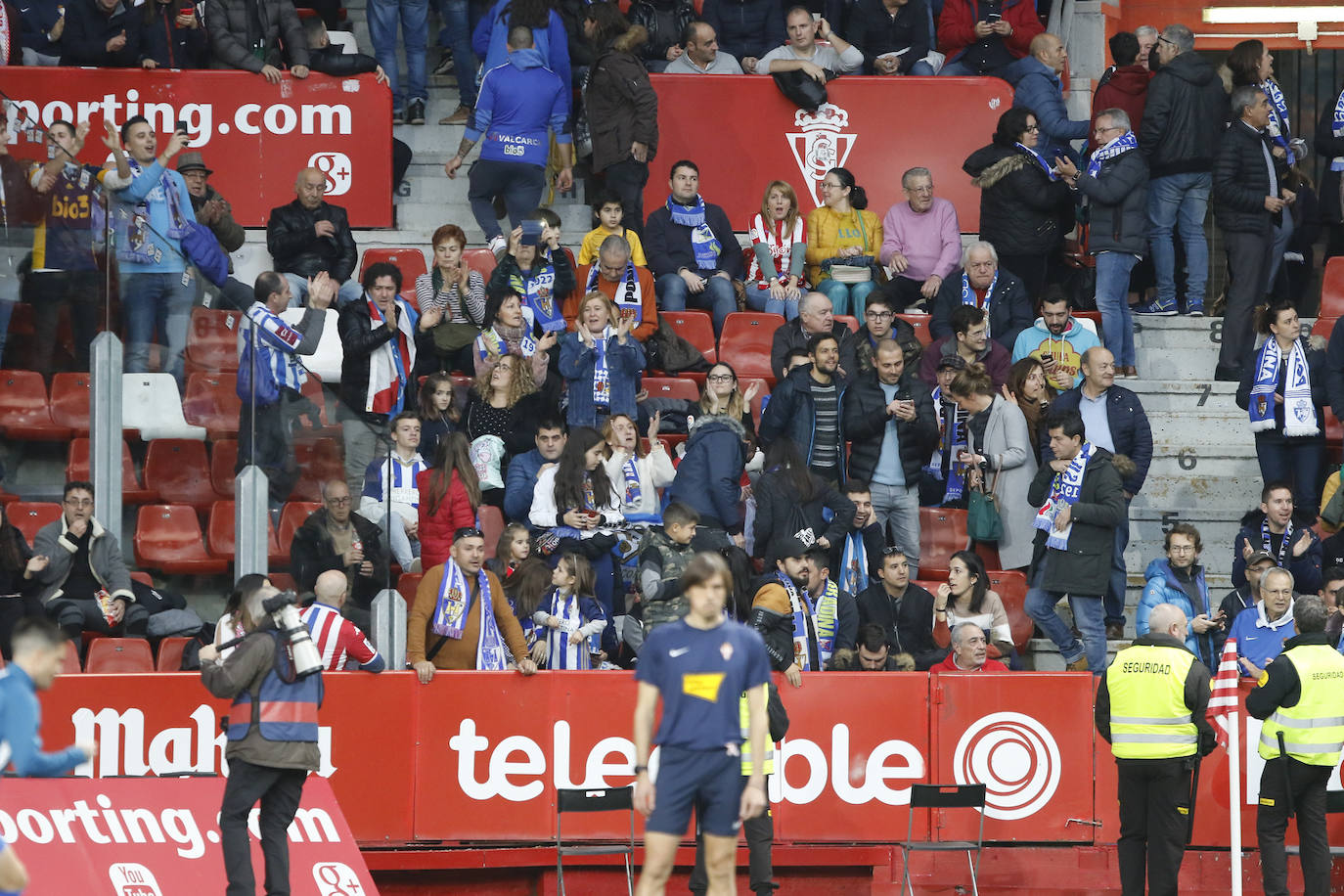 Fotos: ¿Estuviste en el Sporting - Ponferradina? ¡Búscate!