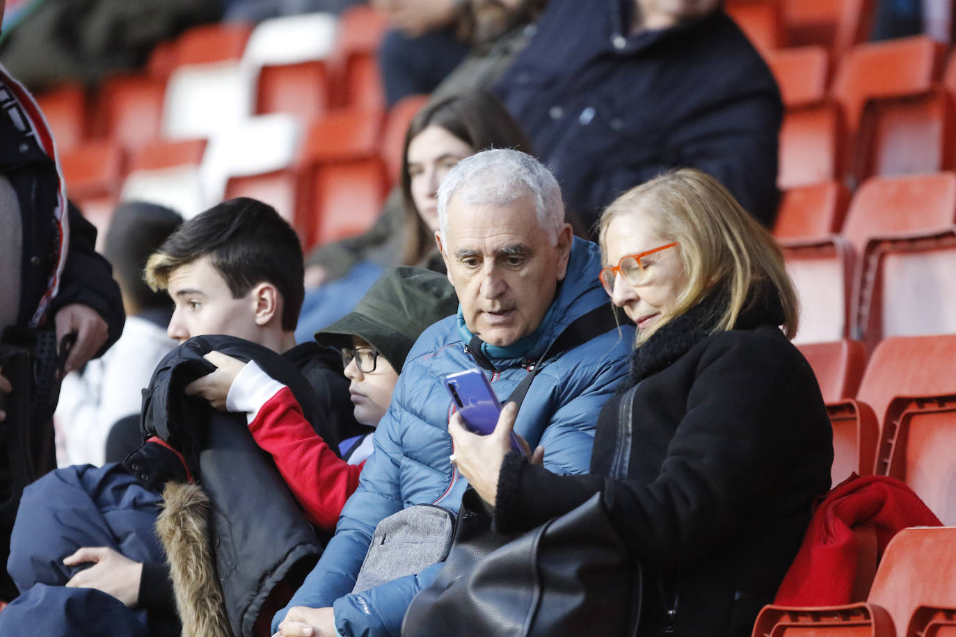 Fotos: ¿Estuviste en el Sporting - Ponferradina? ¡Búscate!