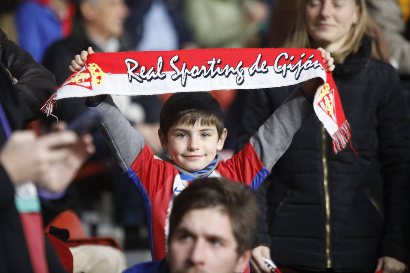 Fotos: ¿Estuviste en el Sporting - Ponferradina? ¡Búscate!