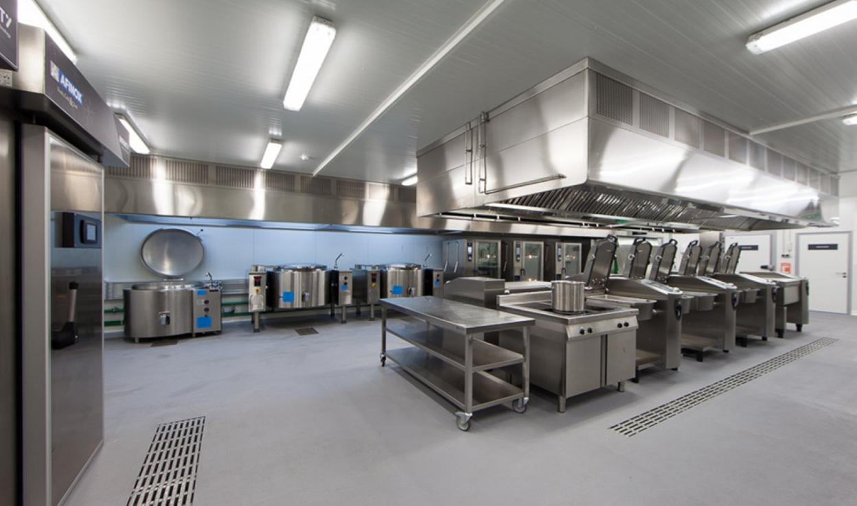 Una de las cocinas centrales de la empresa.