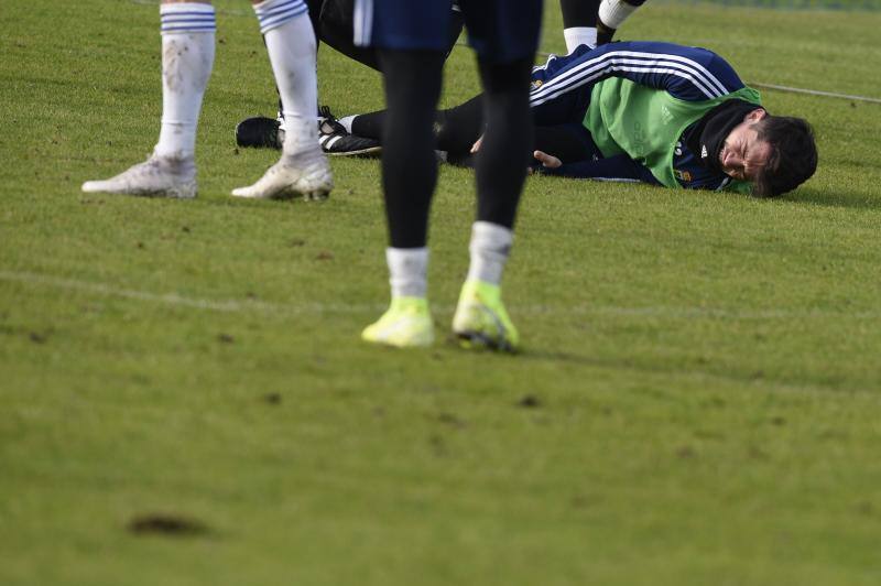 Los jugadores del Real Oviedo han entrenado este martes para tratar de continuar con la buena racha de victorias 