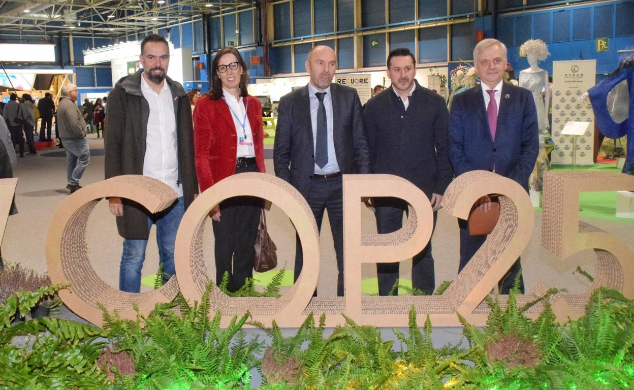 José Manuel Zapico, Nieves Roqueñí, Juan Cofiño, Javier Fernández Lanero y Guillermo Ulacia, ayer, en la Cumbre del Clima. 