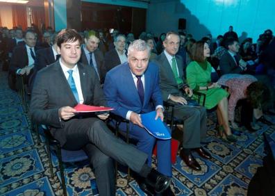 Imagen secundaria 1 - Barbón recuerda a los empresarios la «responsabilidad de toda la sociedad» en la «tarea de ofrecer lo mejor de Asturias»