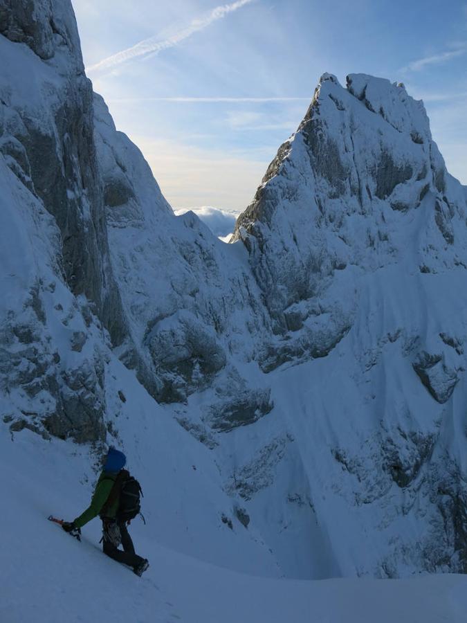 Fotos: Desafío de nieve y hielo en la montaña asturiana