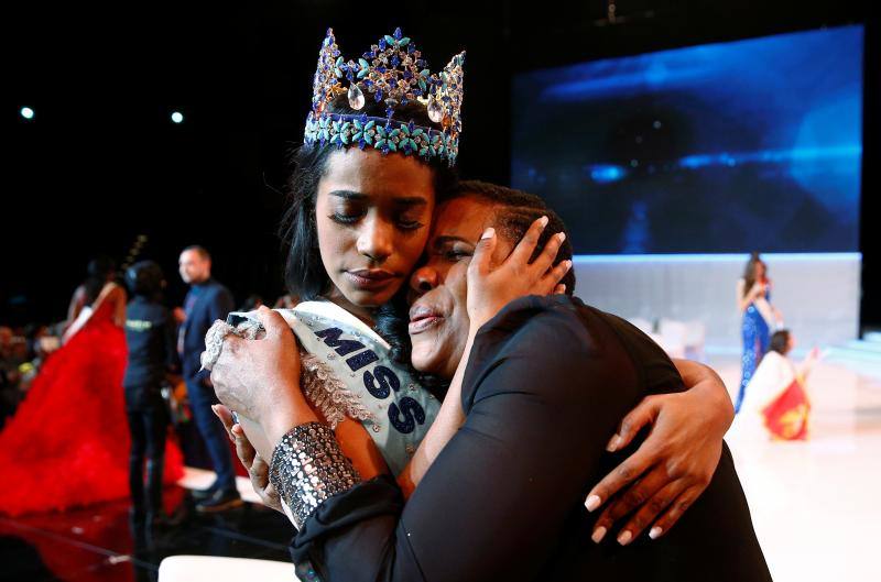 La candidata de Jamaica, Toni-Ann Singh, fue coronada hoy, sábado, como la nueva Miss Mundo 2019, en una ceremonia celebrada en la ciudad de Londres.