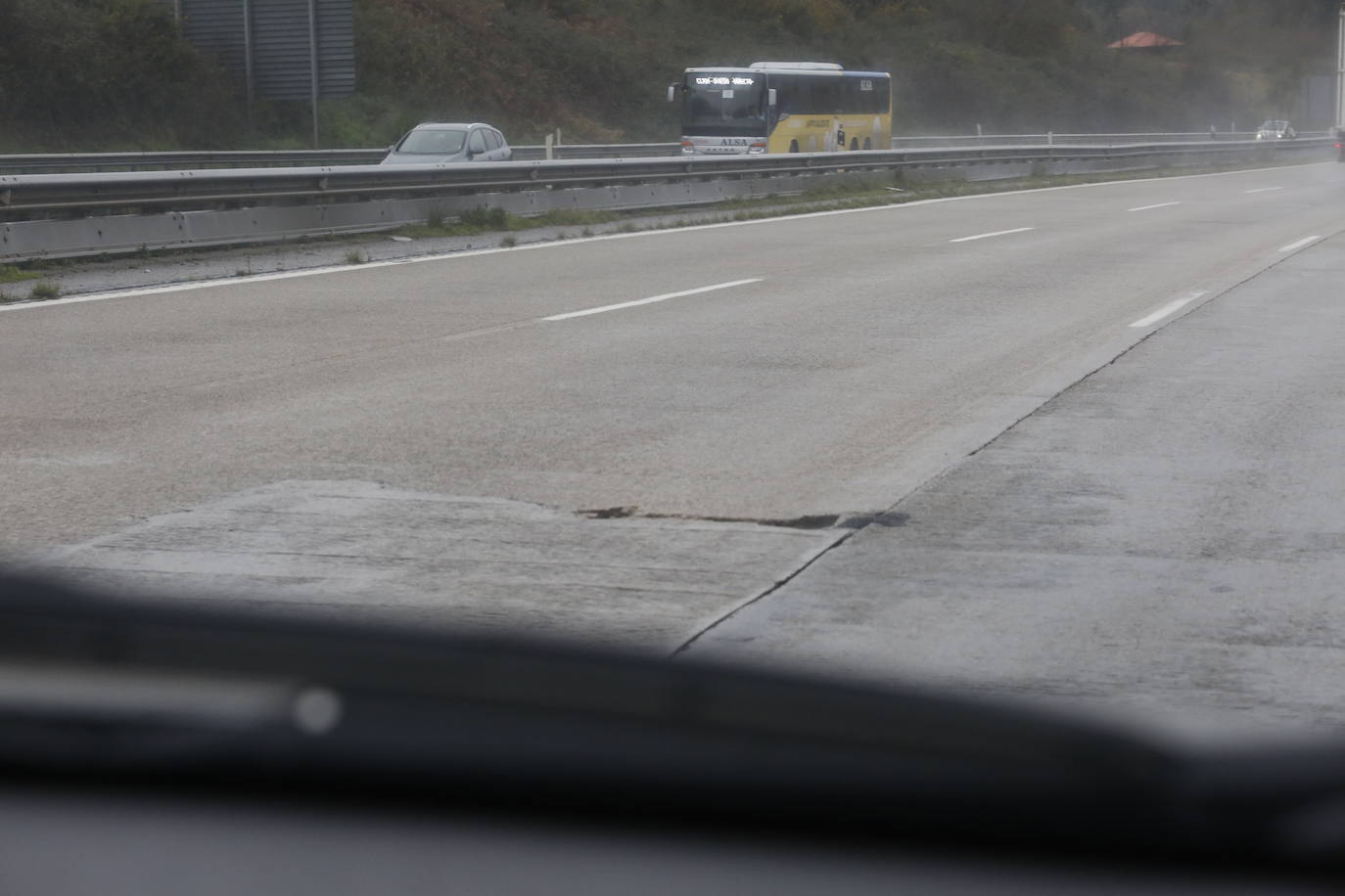 Fotos: Los baches que complican la autopista ‘Y’