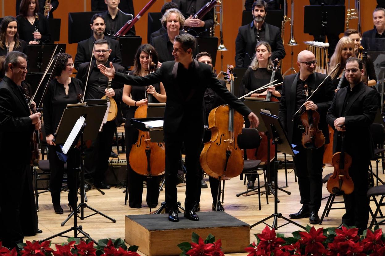 Lucas Macías, ayer, al frente de Oviedo Filarmonía. 