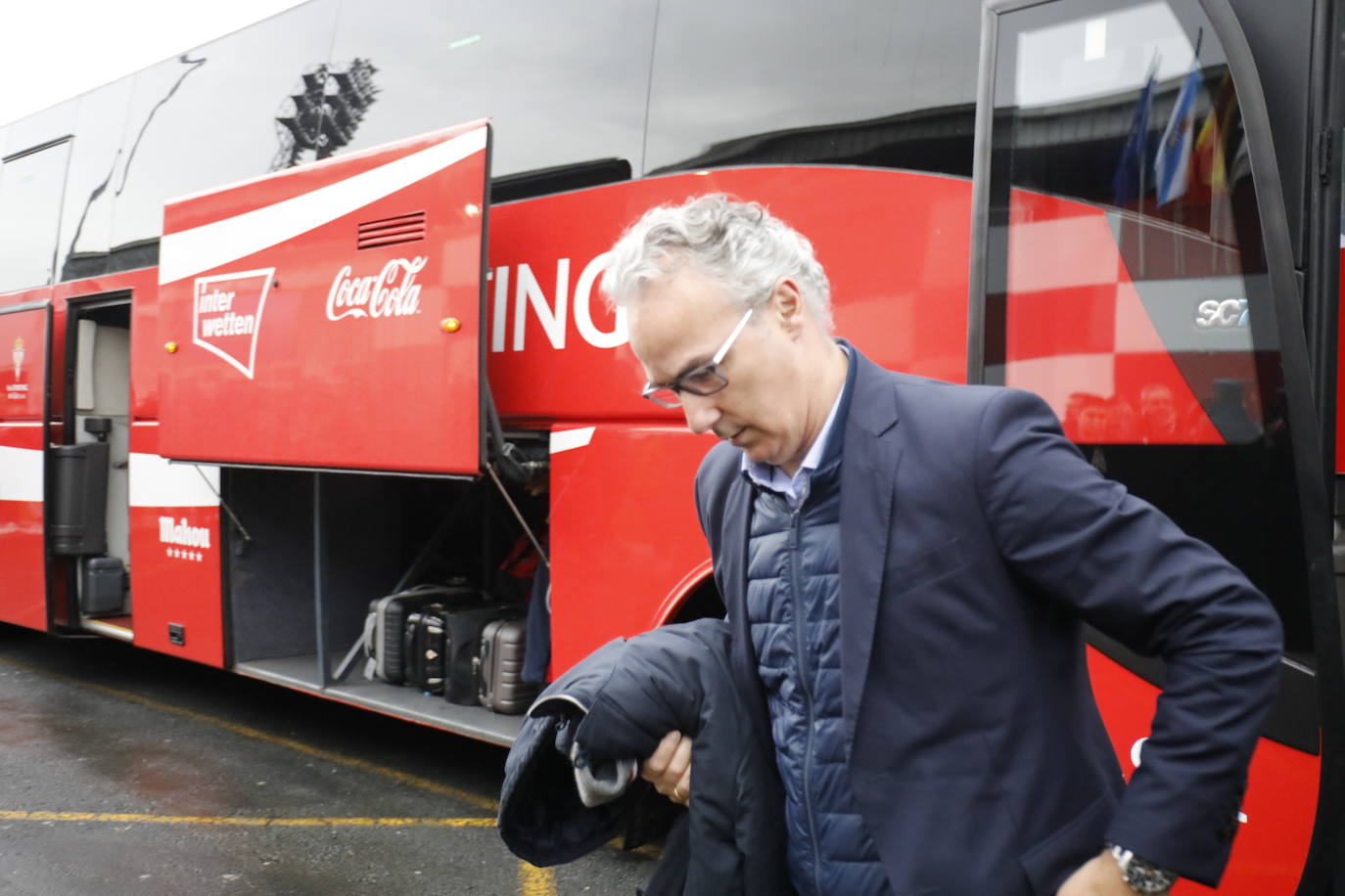 El equipo rojiblanco busca el reenganche, con Manu García y sin el avilesino Berto, ante unos 1.500 aficionados gijoneses.